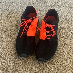 Gently worn men’s Nike athletic shoes